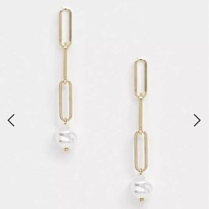 & Other Stories pearl pendant chain earrings in gold